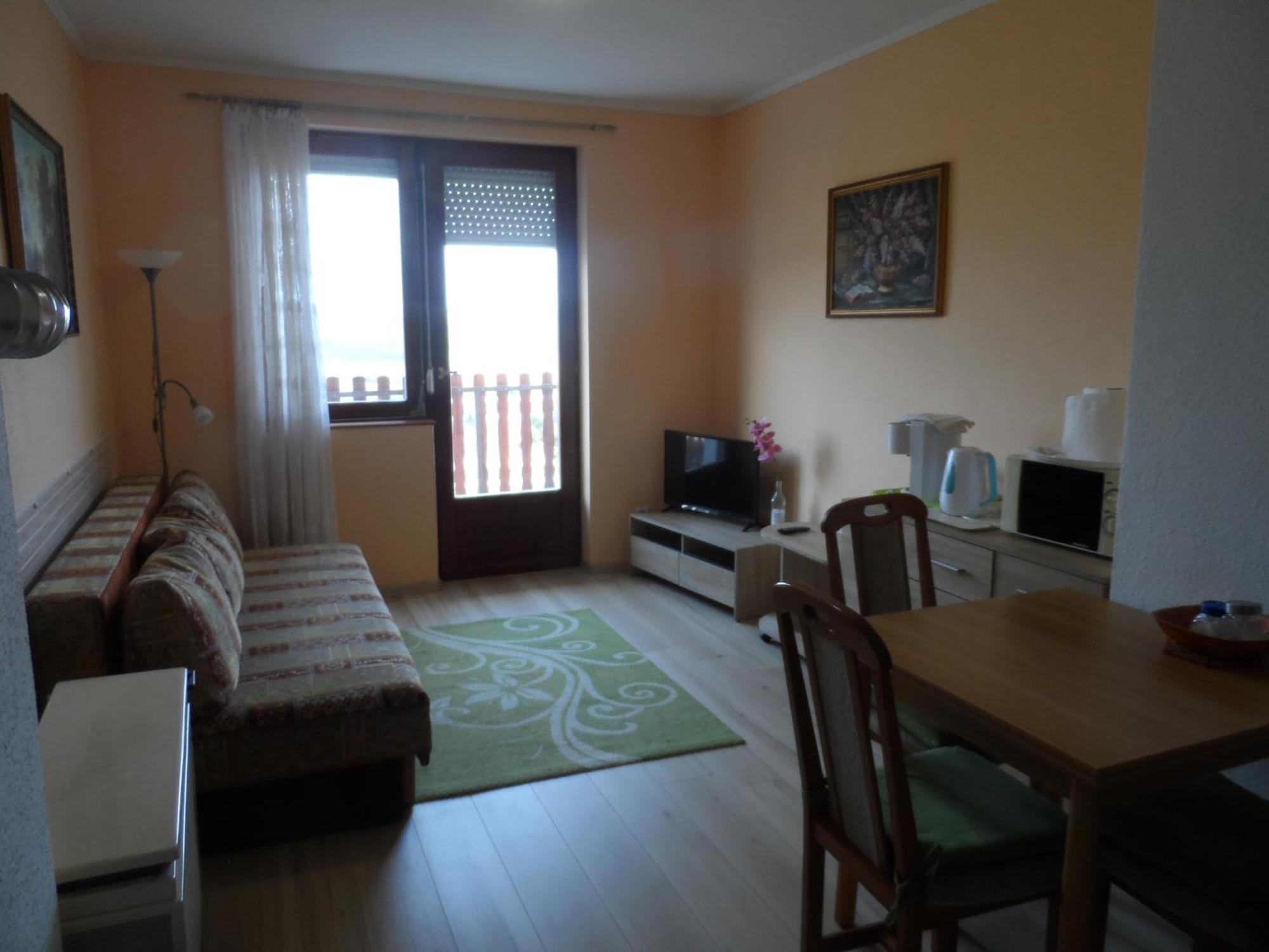 Apartman Berki เฮวิซ ภายนอก รูปภาพ